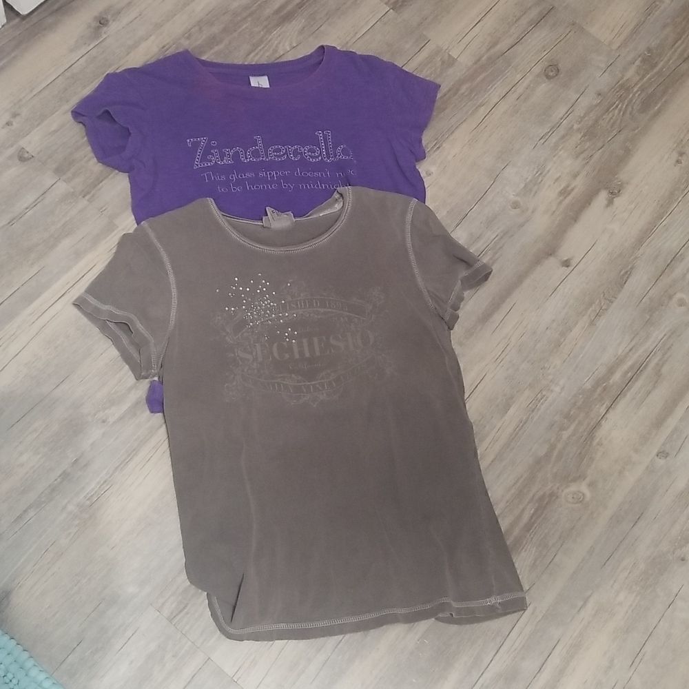 2-pack wine themed t-shirts